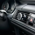 4smarts Ultimag Magnetic Car Holder Ventmag - магнитна поставка за радиатора на кола за iPhone и смартфони (черна-сребриста) 4