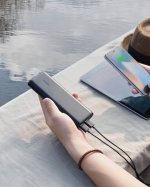 Anker PowerCore 20100 mAh Power Bank с PowerIQ и VoltageBoost - външна батерия с 2 USB изхода за зареждане на мобилни устройства (черен) 6